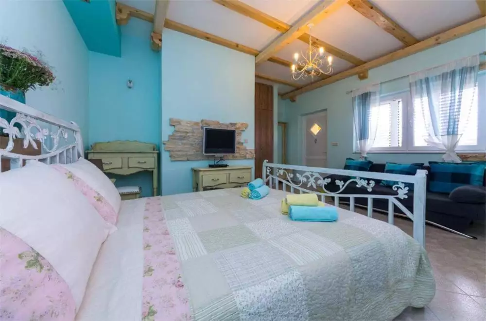 Hotels 470m² in Croatia, Posedarje. Priced at 2100000€ rent photo-8
