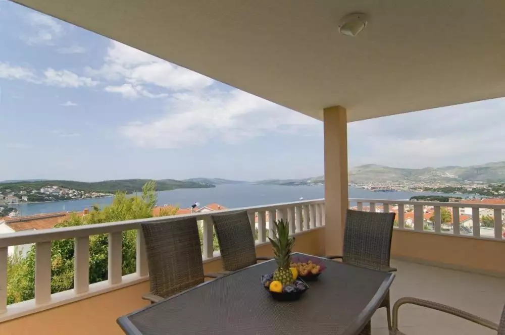 Hotels 320m² in Croatia, Ciovo. Priced at 780000€ rent photo-3
