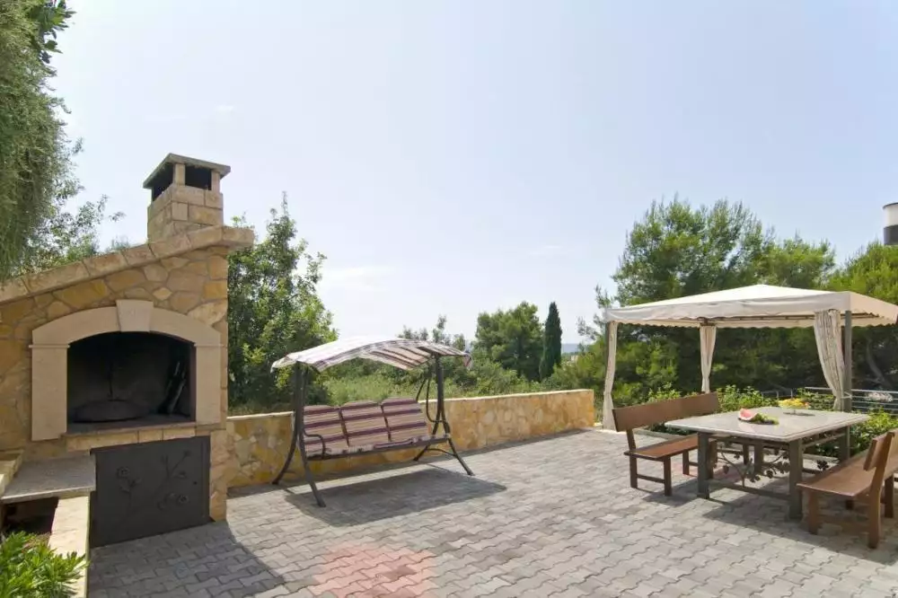 Hotels 320m² in Croatia, Ciovo. Priced at 780000€ rent photo-17