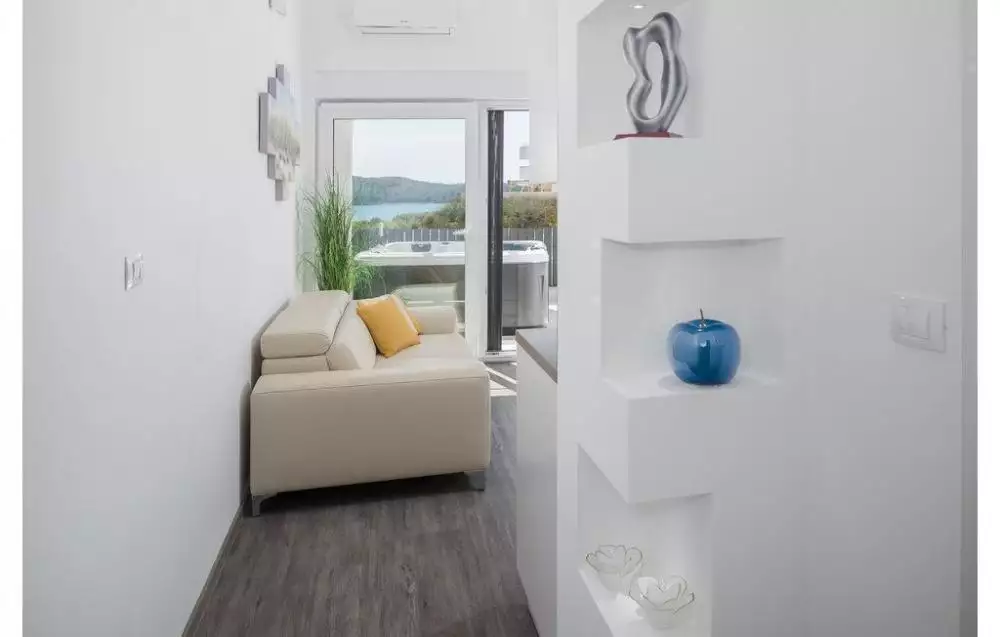 Villa 260m² in Croatia, Medulin. Priced at 995000€ rent photo-11