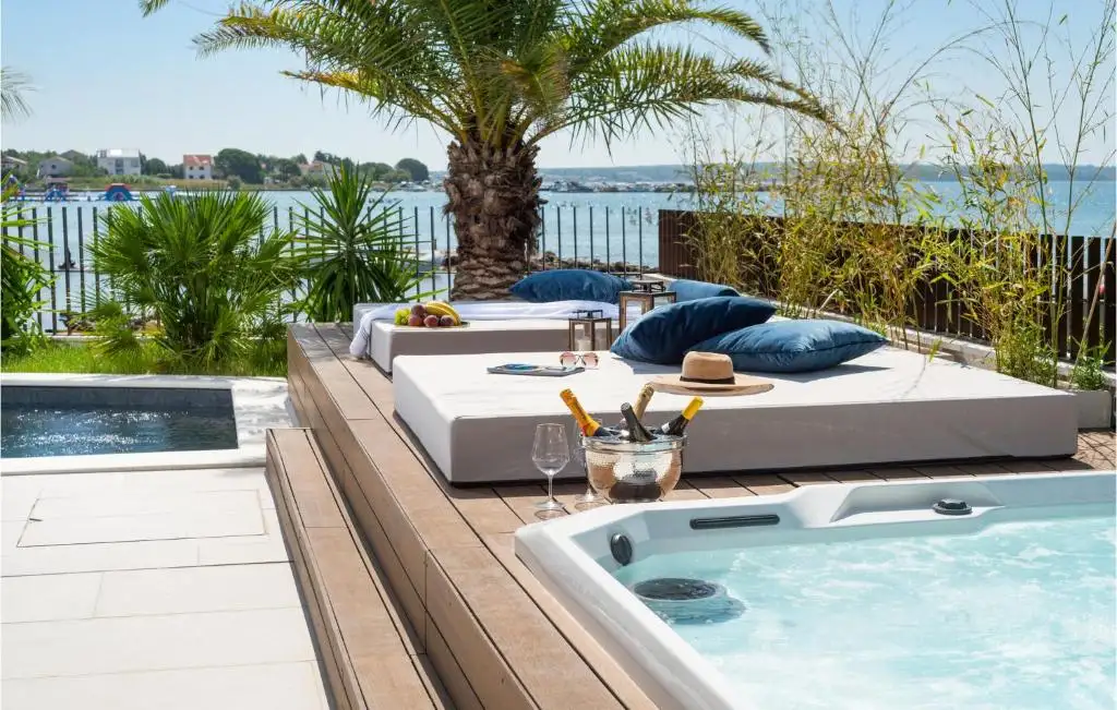 Villa 237m² in Croatia, Zadar. Priced at 3500000€ rent photo-6
