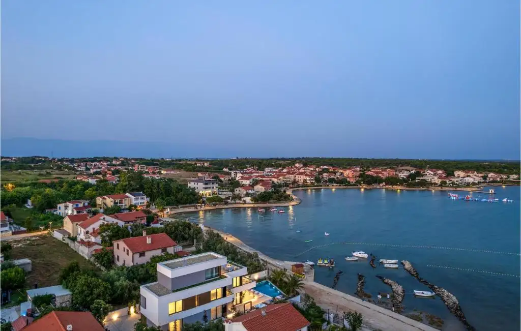 Villa 237m² in Croatia, Zadar. Priced at 3500000€ rent photo-7