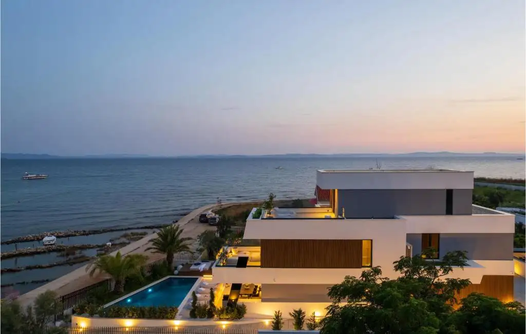 Villa 237m² in Croatia, Zadar. Priced at 3500000€ rent photo-10