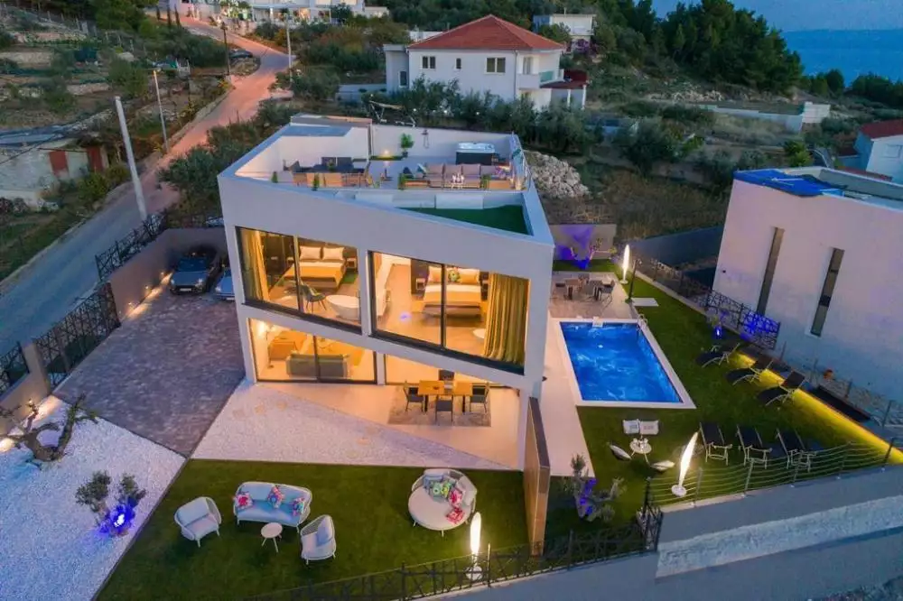 Villa 215m² in Croatia, Split. Priced at 1500000€ rent photo-3