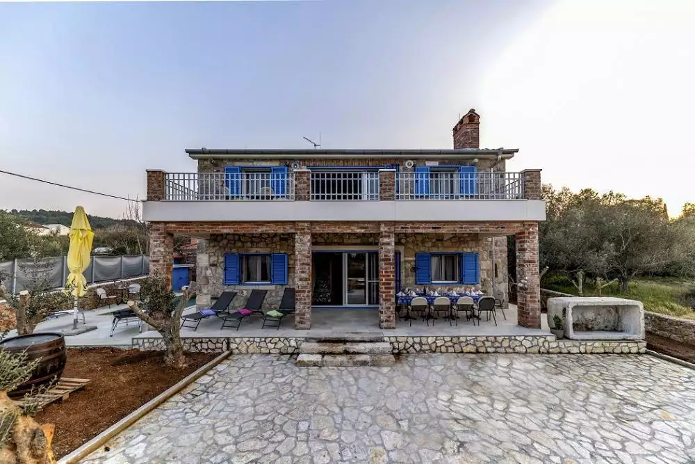 Villa 300m² in Croatia, Zadar. Priced at 1400000€ rent photo-4
