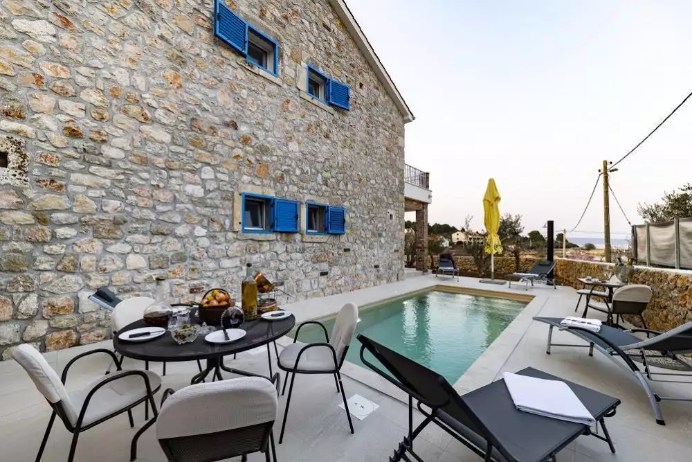 Villa 300m² in Croatia, Zadar. Priced at 1400000€ rent photo-9