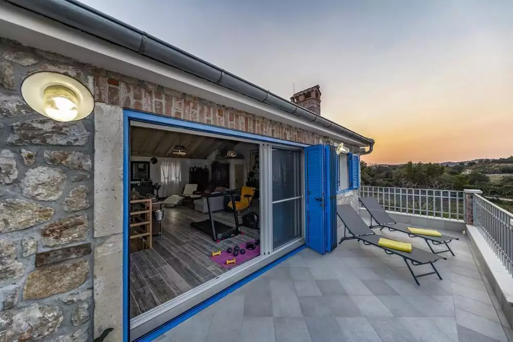 Villa 300m² in Croatia, Zadar. Priced at 1400000€ rent photo-13