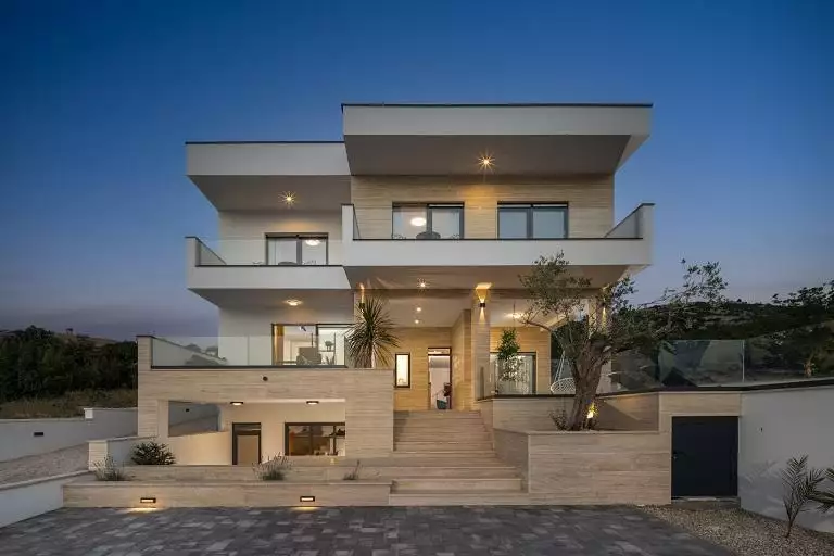 Villa 450m² in Croatia, Zadar. Priced at 1255000€ rent photo-7