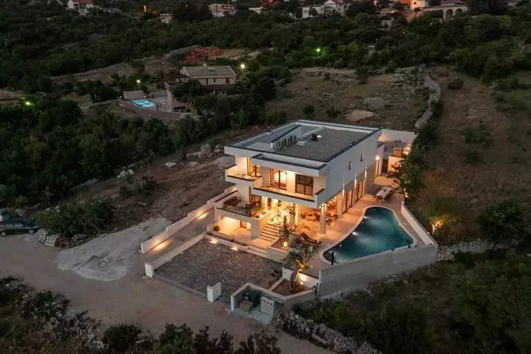Villa 450m² in Croatia, Zadar. Priced at 1255000€ rent photo-12