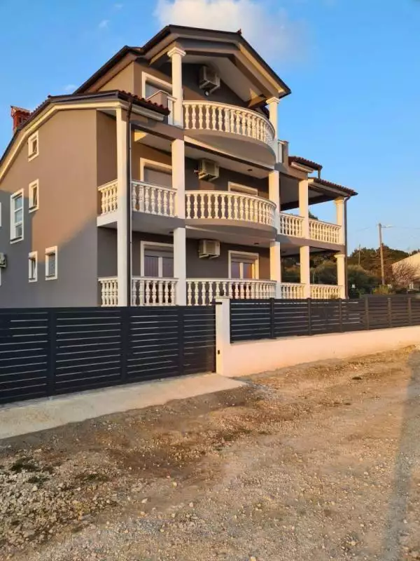 Hotels 225m² in Croatia, Medulin. Priced at 1350000€ rent photo-1