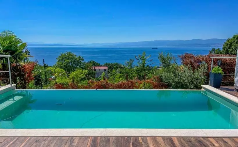 Villa 250m² in Croatia, Lovran. Priced at 935000€ rent photo-2