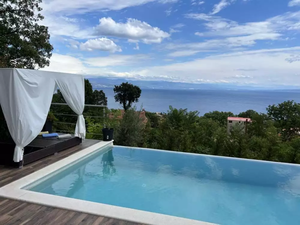Villa 250m² in Croatia, Lovran. Priced at 935000€ rent photo-7