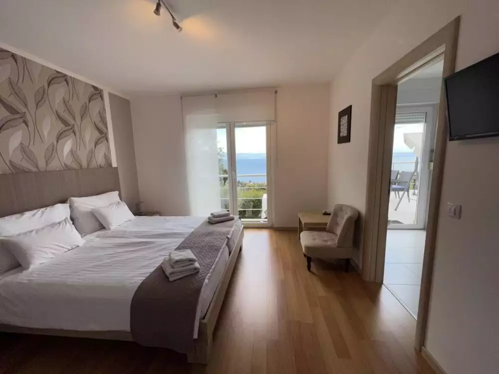 Villa 250m² in Croatia, Lovran. Priced at 935000€ rent photo-12