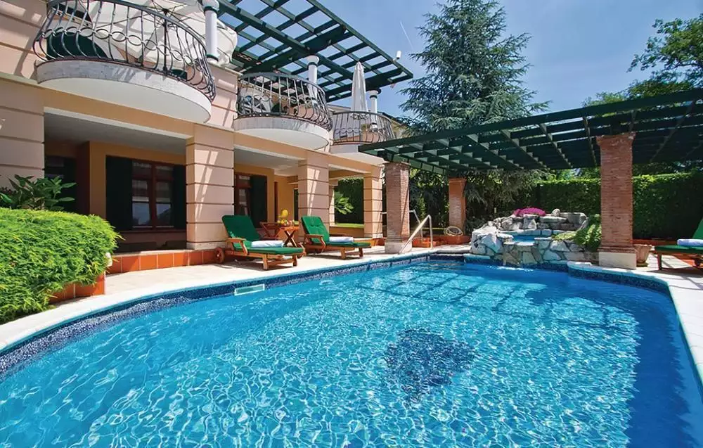 Villa 362m² in Croatia, Porec. Priced at 1195000€ rent photo-5