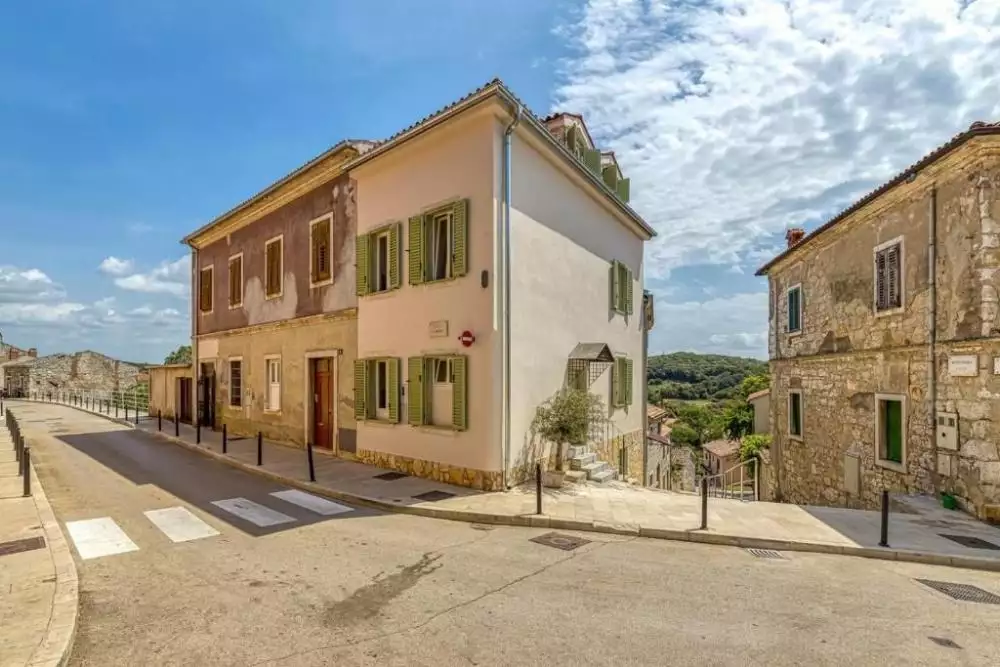 Hotels 120m² in Croatia, Vrsar. Priced at 571000€ rent photo-2