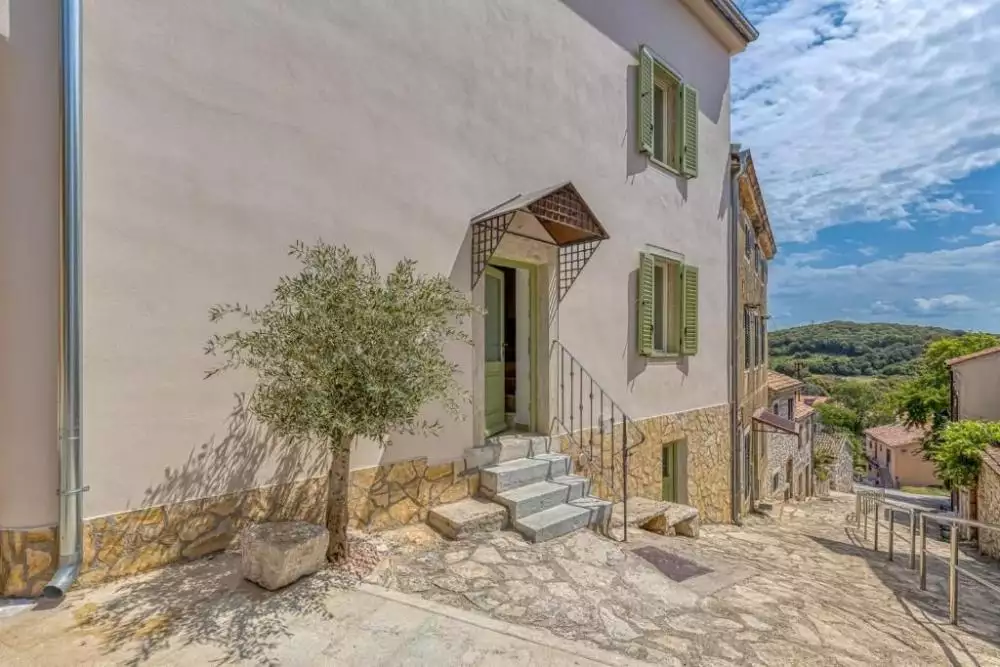 Hotels 120m² in Croatia, Vrsar. Priced at 571000€ rent photo-3