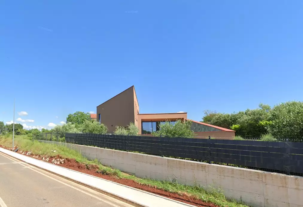 Villa 171m² in Croatia, Novigrad. Priced at 790000€ rent photo-16