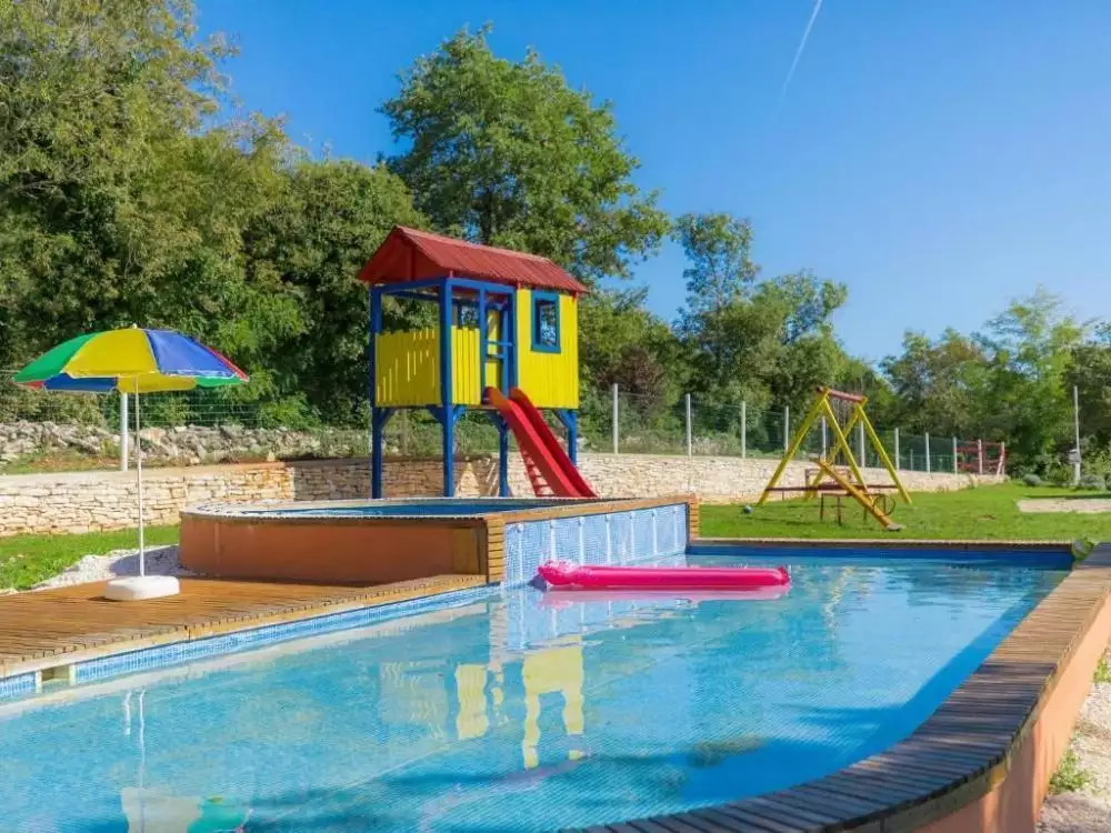 Hotels 1m² in Italy, Mutignano. Priced at 1765000€ rent photo-16