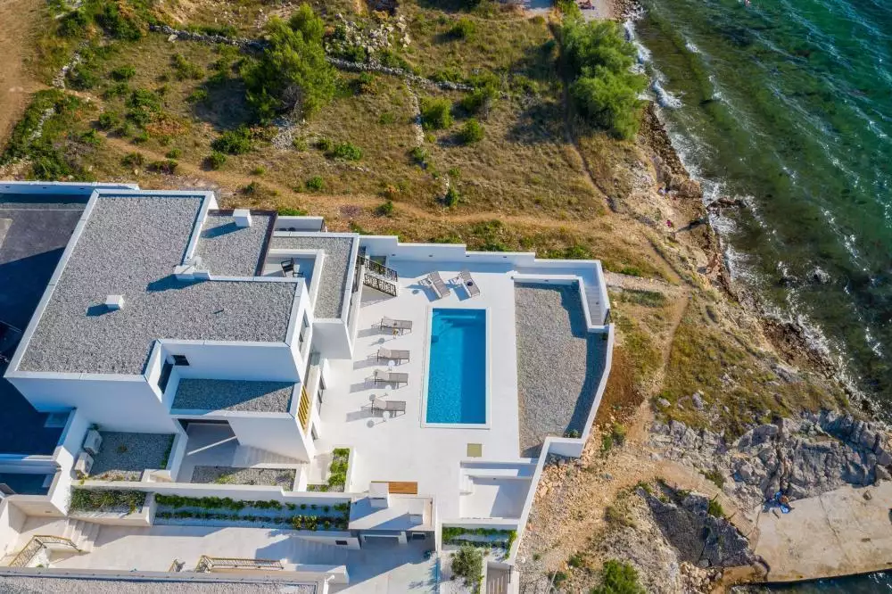 Villa 350m² in Croatia, Zadar. Priced at 2950000€ rent photo-3
