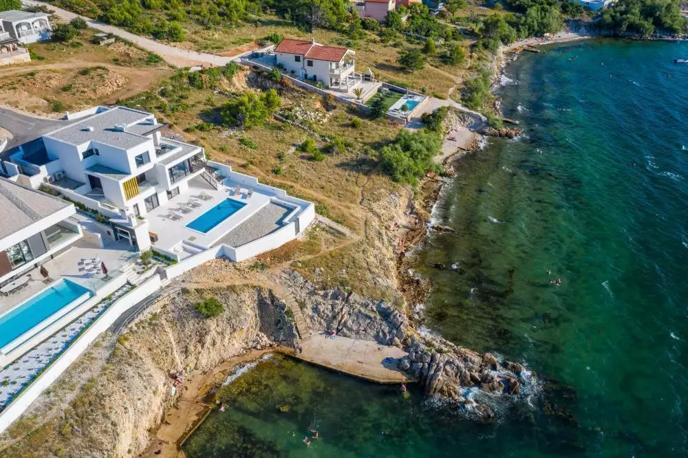 Villa 350m² in Croatia, Zadar. Priced at 2950000€ rent photo-8