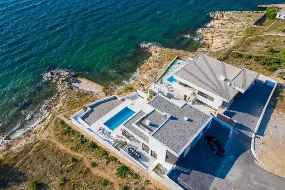 Villa 350m² in Croatia, Zadar. Priced at 2950000€ rent photo-21