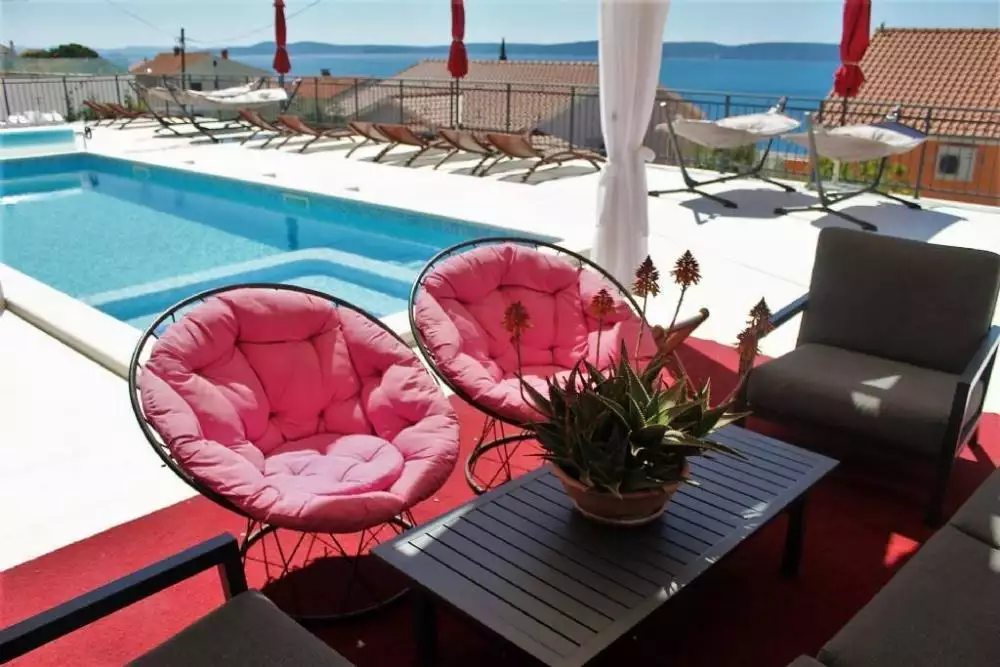 Hotels 330m² in Croatia, Ciovo. Priced at 1000000€ rent photo-3