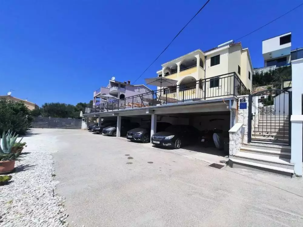 Hotels 330m² in Croatia, Ciovo. Priced at 1000000€ rent photo-6