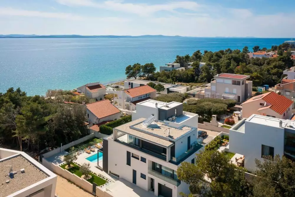 Villa 343m² in Croatia, Zadar. Priced at 2250000€ rent photo-4