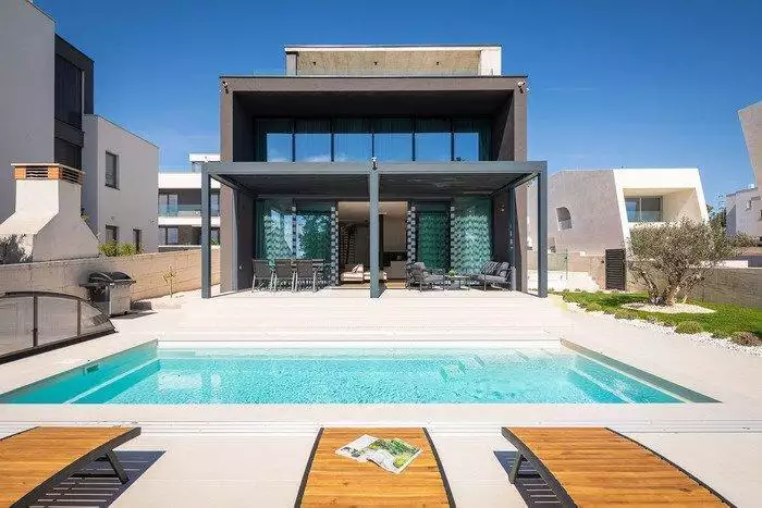 Villa 343m² in Croatia, Zadar. Priced at 2250000€ rent photo-7