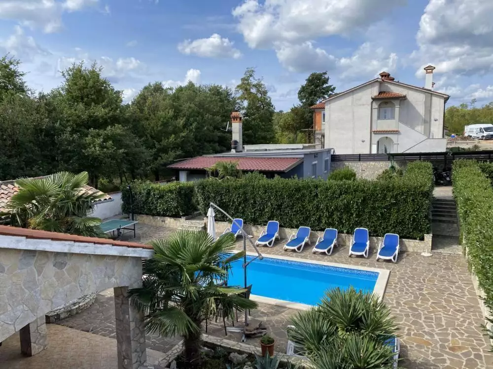 Hotels 440m² in Croatia, Labin. Priced at 950000€ rent photo-3