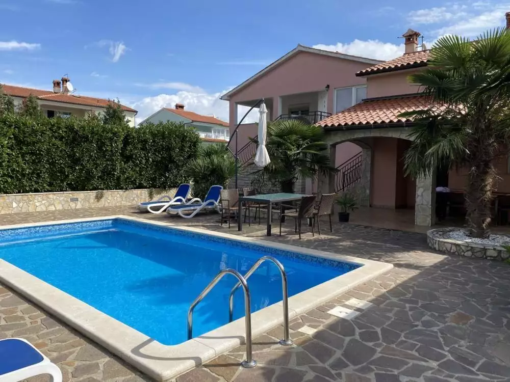 Hotels 440m² in Croatia, Labin. Priced at 950000€ rent photo-4
