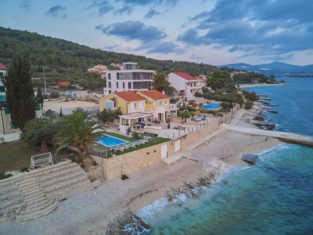 Villa 304m² in Croatia, Ciovo. Priced at 2700000€ rent photo-2