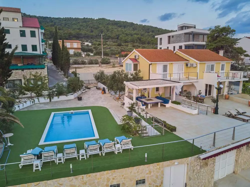Villa 304m² in Croatia, Ciovo. Priced at 2700000€ rent photo-6