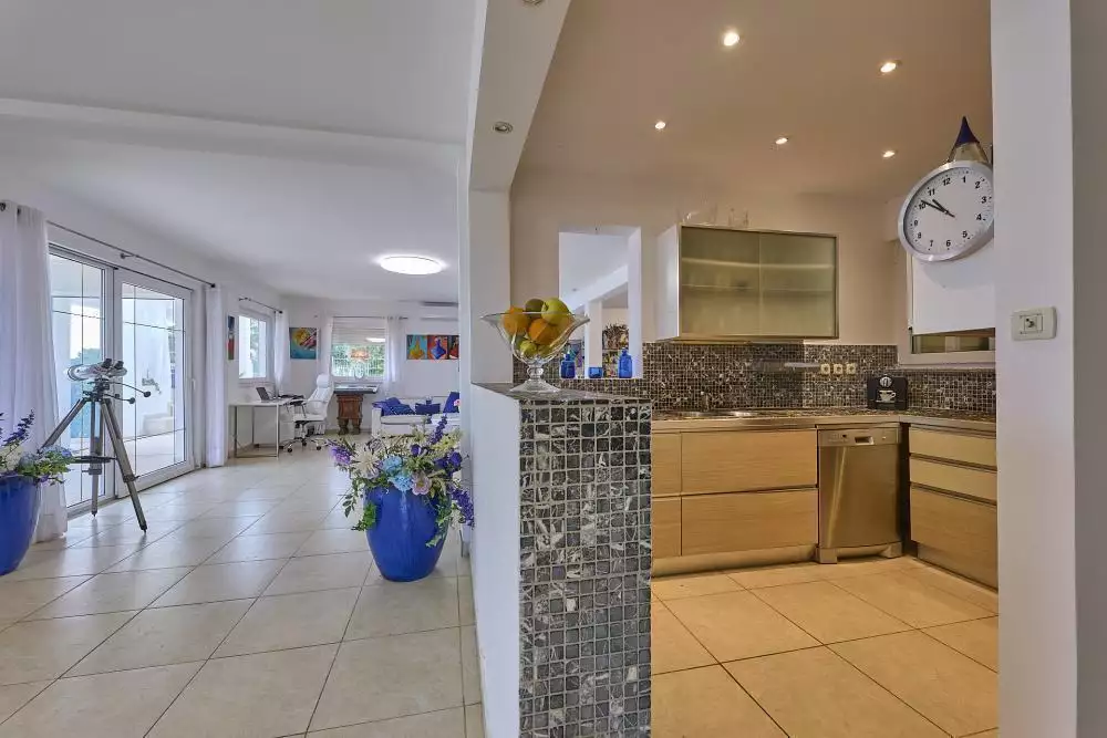 Villa 304m² in Croatia, Ciovo. Priced at 2700000€ rent photo-8