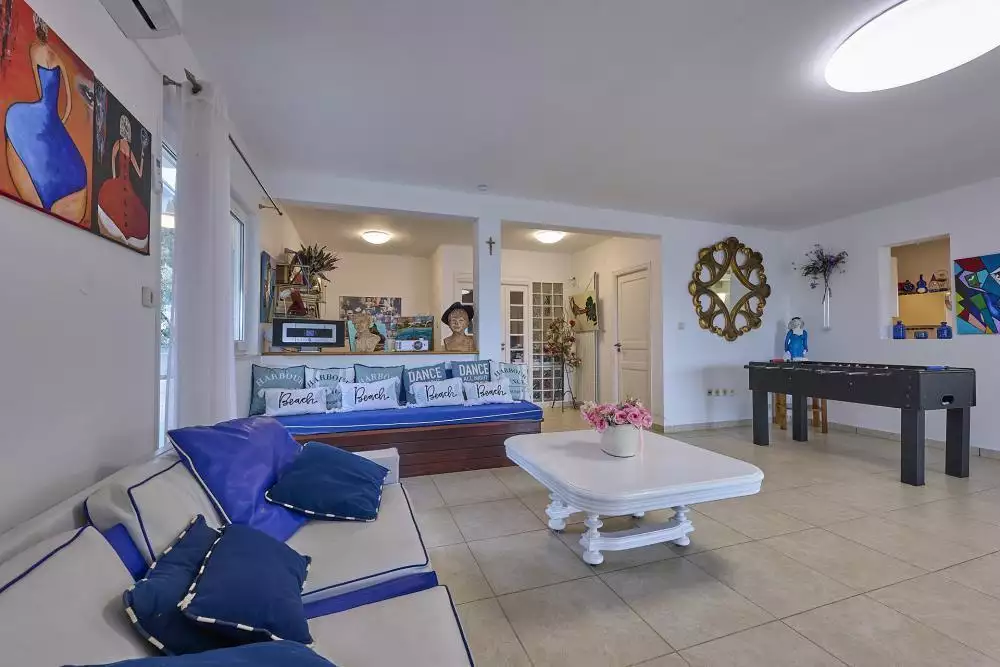 Villa 304m² in Croatia, Ciovo. Priced at 2700000€ rent photo-9