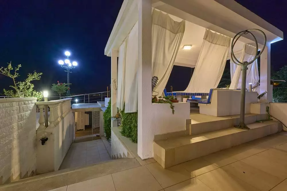 Villa 304m² in Croatia, Ciovo. Priced at 2700000€ rent photo-19