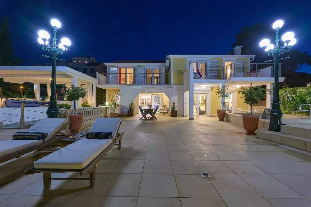 Villa 304m² in Croatia, Ciovo. Priced at 2700000€ rent photo-21