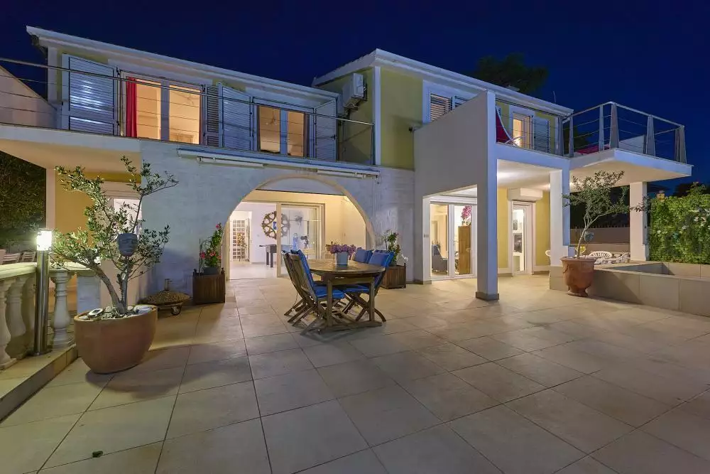 Villa 304m² in Croatia, Ciovo. Priced at 2700000€ rent photo-22