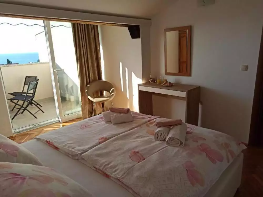 Hotels 560m² in Croatia, Malinska. Priced at 1400000€ rent photo-9