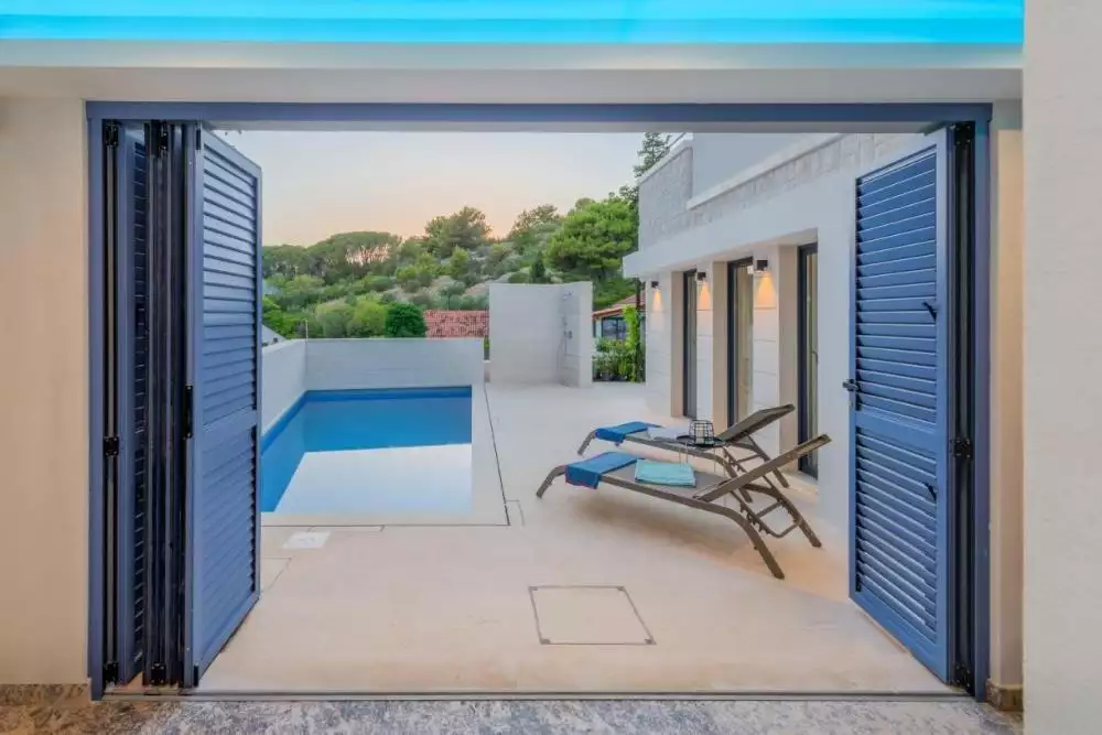 Villa 150m² in Croatia, Milna. Priced at 700000€ rent photo-12