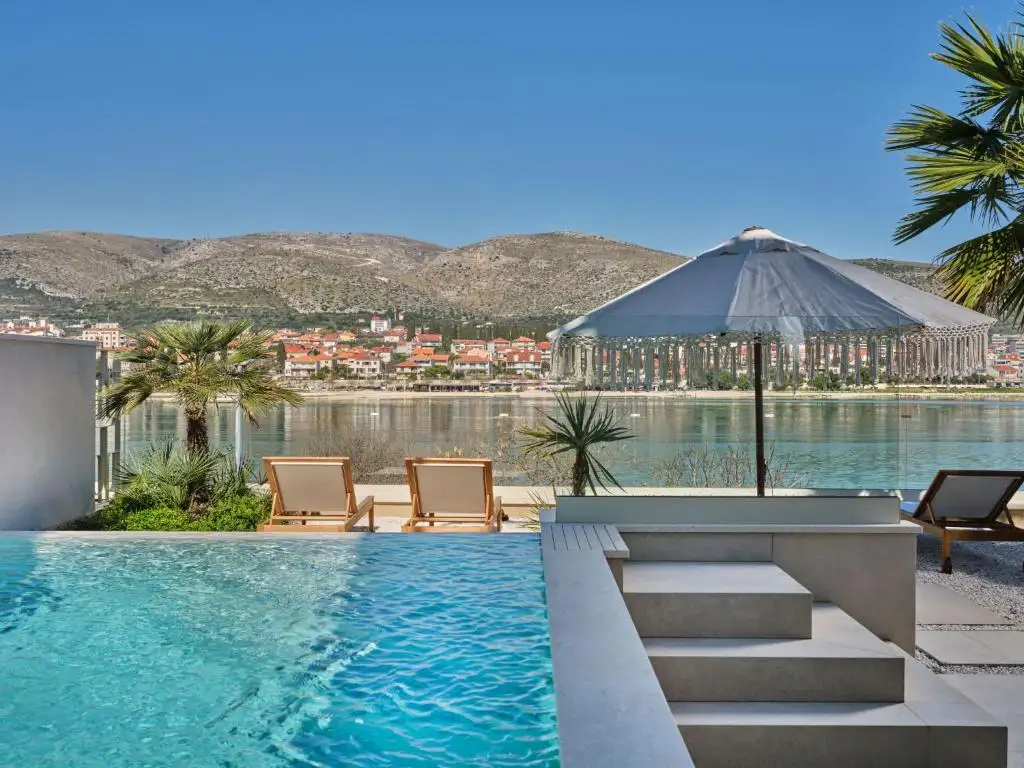 Villa 400m² in Croatia, Ciovo. Priced at 2500000€ rent photo-5