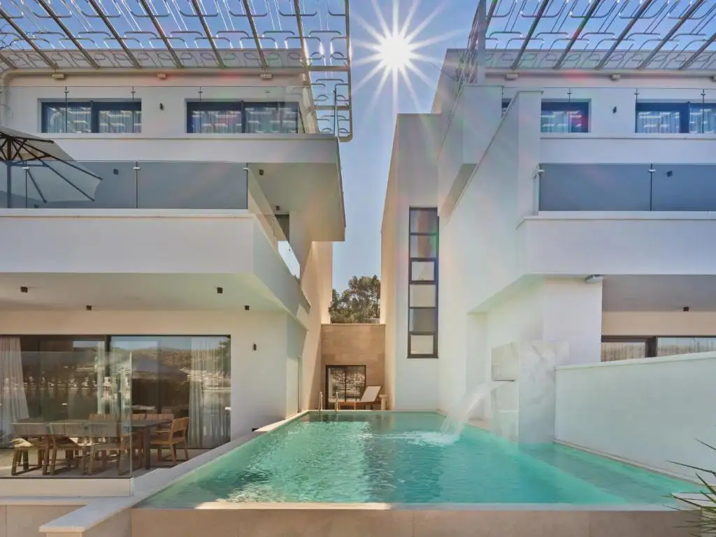 Villa 400m² in Croatia, Ciovo. Priced at 2500000€ rent photo-8