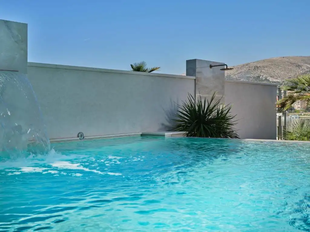 Villa 400m² in Croatia, Ciovo. Priced at 2500000€ rent photo-10