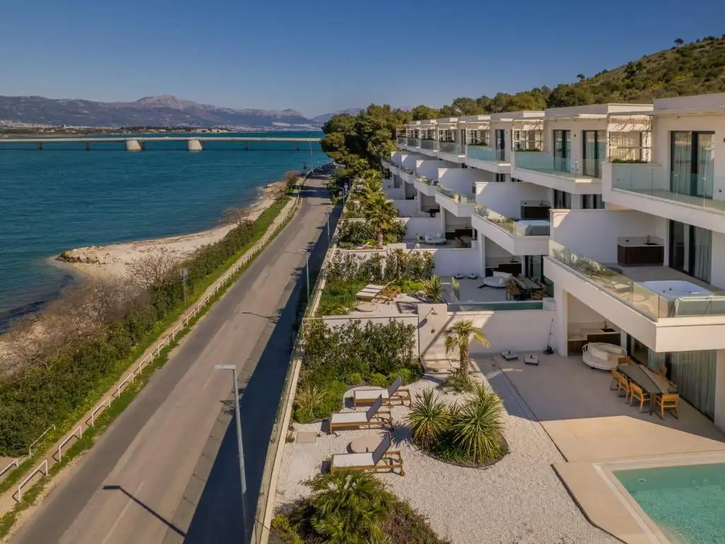 Villa 400m² in Croatia, Ciovo. Priced at 2500000€ rent photo-14