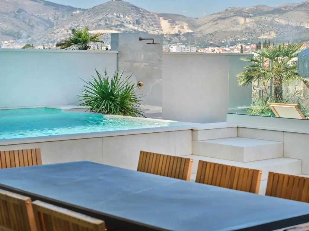 Villa 400m² in Croatia, Ciovo. Priced at 2500000€ rent photo-17