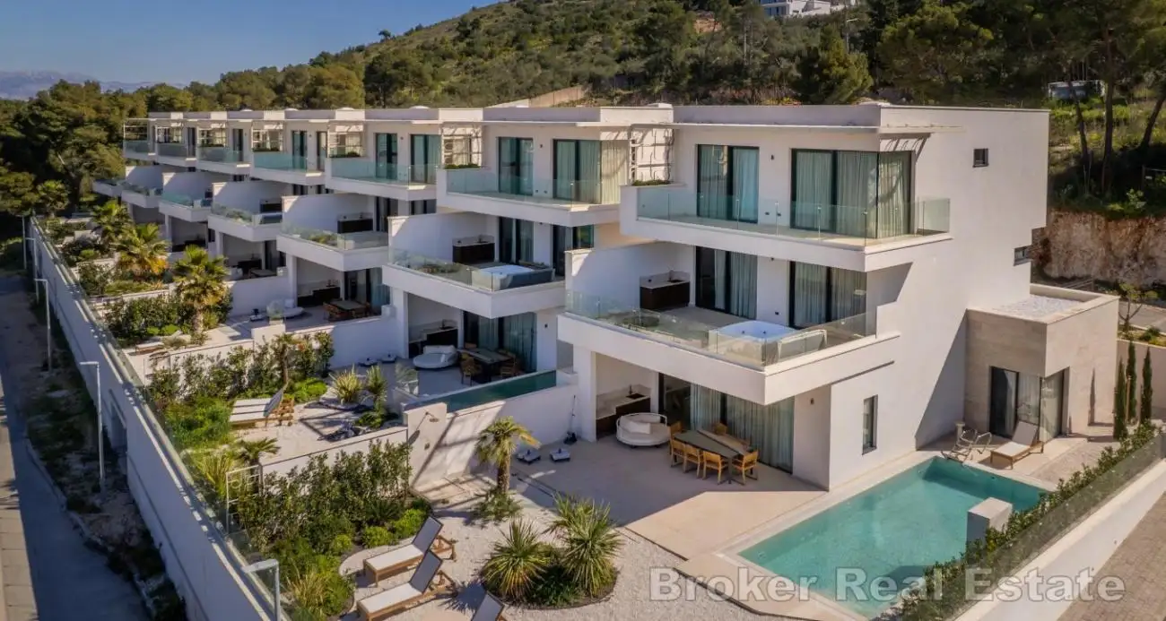 Villa 400m² in Croatia, Ciovo. Priced at 2500000€ rent photo-25