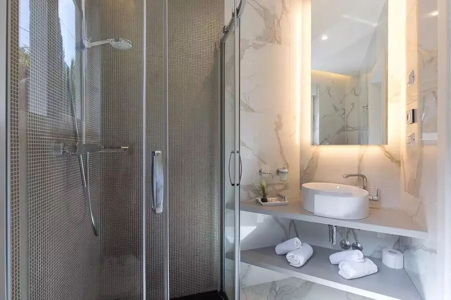 Hotels 641m² in Croatia, Opatija. Priced at 3900000€ rent photo-11