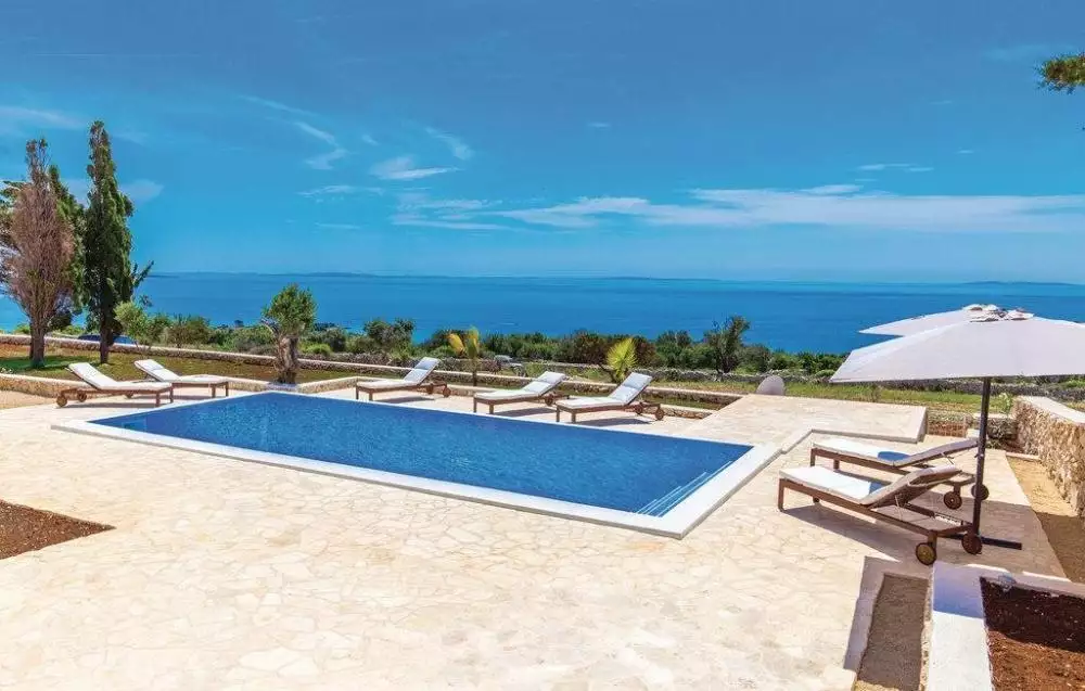 Villa 200m² in Croatia, Novalja. Priced at 1200000€ rent photo-6