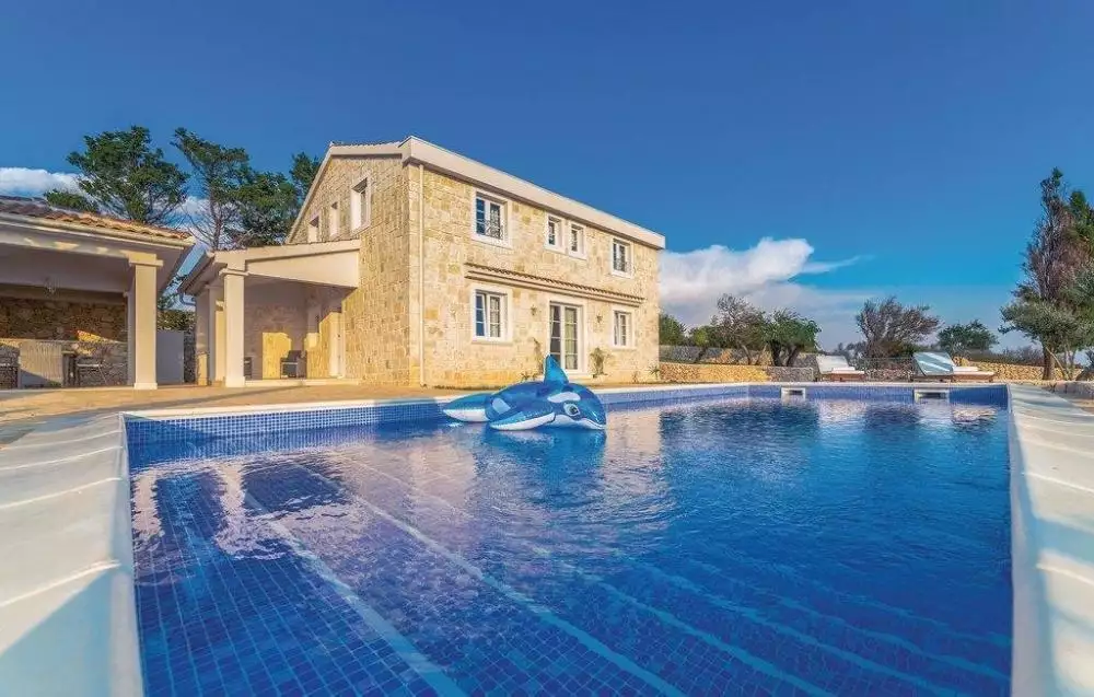 Villa 200m² in Croatia, Novalja. Priced at 1200000€ rent photo-7