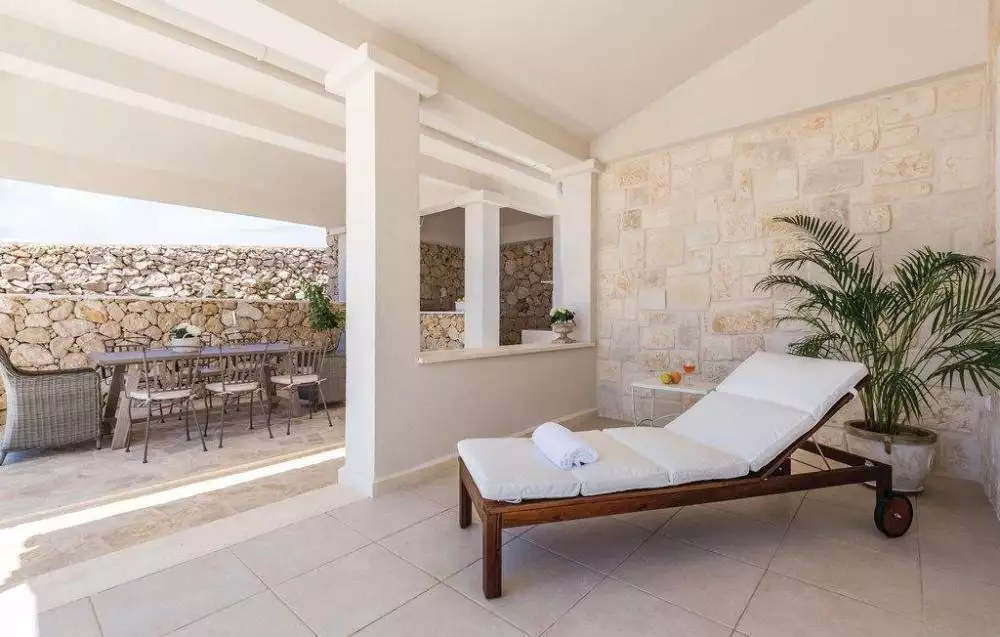 Villa 200m² in Croatia, Novalja. Priced at 1200000€ rent photo-14